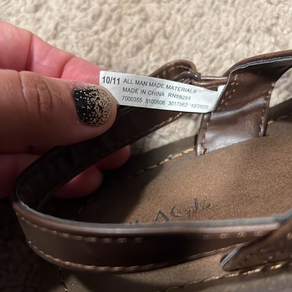 Flip flops 10/11 boys - Picture 2 of 4